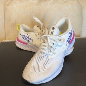 Like new Nike odyssey react sneakers !!!